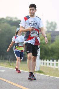 BIB: 6433, 692
                            <button type="button" onclick="openModal(6349961)" class="btn btn-primary btn-sm float-right btn-popup" data-toggle="modal" data-target=".modal-high-quality">
                        <i class="fas fa-shopping-cart"></i> Add to Cart
                    </button>
                                            <button type="button" onclick="isThisMe(6349961, true)" class="btn btn-success btn-sm float-right btn-popup btn-isme hidden" data-toggle="tooltip" data-placement="bottom" title="นี่คือรูปของคุณใช่ไหม คลิกที่นี่เพื่อเอาเข้าอัลบั้ม">
                        <i class="fas fa-plus"></i> Add to album
                    </button>
                    <button type="button" onclick="isThisMe(6349961, false)" class="btn btn-warning btn-sm float-right btn-popup btn-isnotme hidden">
                        <i class="fas fa-ban"></i> Remove from album
                    </button>