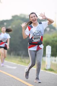 BIB: 6025
                            <button type="button" onclick="openModal(6349775)" class="btn btn-primary btn-sm float-right btn-popup" data-toggle="modal" data-target=".modal-high-quality">
                        <i class="fas fa-shopping-cart"></i> Add to Cart
                    </button>
                                            <button type="button" onclick="isThisMe(6349775, true)" class="btn btn-success btn-sm float-right btn-popup btn-isme hidden" data-toggle="tooltip" data-placement="bottom" title="นี่คือรูปของคุณใช่ไหม คลิกที่นี่เพื่อเอาเข้าอัลบั้ม">
                        <i class="fas fa-plus"></i> Add to album
                    </button>
                    <button type="button" onclick="isThisMe(6349775, false)" class="btn btn-warning btn-sm float-right btn-popup btn-isnotme hidden">
                        <i class="fas fa-ban"></i> Remove from album
                    </button>