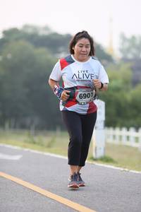 BIB: 6901
                            <button type="button" onclick="openModal(6349295)" class="btn btn-primary btn-sm float-right btn-popup" data-toggle="modal" data-target=".modal-high-quality">
                        <i class="fas fa-shopping-cart"></i> Add to Cart
                    </button>
                                            <button type="button" onclick="isThisMe(6349295, true)" class="btn btn-success btn-sm float-right btn-popup btn-isme hidden" data-toggle="tooltip" data-placement="bottom" title="นี่คือรูปของคุณใช่ไหม คลิกที่นี่เพื่อเอาเข้าอัลบั้ม">
                        <i class="fas fa-plus"></i> Add to album
                    </button>
                    <button type="button" onclick="isThisMe(6349295, false)" class="btn btn-warning btn-sm float-right btn-popup btn-isnotme hidden">
                        <i class="fas fa-ban"></i> Remove from album
                    </button>