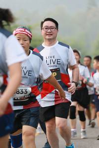 BIB: 833, 
                            <button type="button" onclick="openModal(6356393)" class="btn btn-primary btn-sm float-right btn-popup" data-toggle="modal" data-target=".modal-high-quality">
                        <i class="fas fa-shopping-cart"></i> Add to Cart
                    </button>
                                            <button type="button" onclick="isThisMe(6356393, true)" class="btn btn-success btn-sm float-right btn-popup btn-isme hidden" data-toggle="tooltip" data-placement="bottom" title="นี่คือรูปของคุณใช่ไหม คลิกที่นี่เพื่อเอาเข้าอัลบั้ม">
                        <i class="fas fa-plus"></i> Add to album
                    </button>
                    <button type="button" onclick="isThisMe(6356393, false)" class="btn btn-warning btn-sm float-right btn-popup btn-isnotme hidden">
                        <i class="fas fa-ban"></i> Remove from album
                    </button>