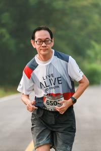 BIB: 650
                            <button type="button" onclick="openModal(6359358)" class="btn btn-primary btn-sm float-right btn-popup" data-toggle="modal" data-target=".modal-high-quality">
                        <i class="fas fa-shopping-cart"></i> Add to Cart
                    </button>
                                            <button type="button" onclick="isThisMe(6359358, true)" class="btn btn-success btn-sm float-right btn-popup btn-isme hidden" data-toggle="tooltip" data-placement="bottom" title="นี่คือรูปของคุณใช่ไหม คลิกที่นี่เพื่อเอาเข้าอัลบั้ม">
                        <i class="fas fa-plus"></i> Add to album
                    </button>
                    <button type="button" onclick="isThisMe(6359358, false)" class="btn btn-warning btn-sm float-right btn-popup btn-isnotme hidden">
                        <i class="fas fa-ban"></i> Remove from album
                    </button>