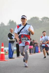 BIB: 6225
                            <button type="button" onclick="openModal(6348531)" class="btn btn-primary btn-sm float-right btn-popup" data-toggle="modal" data-target=".modal-high-quality">
                        <i class="fas fa-shopping-cart"></i> Add to Cart
                    </button>
                                            <button type="button" onclick="isThisMe(6348531, true)" class="btn btn-success btn-sm float-right btn-popup btn-isme hidden" data-toggle="tooltip" data-placement="bottom" title="นี่คือรูปของคุณใช่ไหม คลิกที่นี่เพื่อเอาเข้าอัลบั้ม">
                        <i class="fas fa-plus"></i> Add to album
                    </button>
                    <button type="button" onclick="isThisMe(6348531, false)" class="btn btn-warning btn-sm float-right btn-popup btn-isnotme hidden">
                        <i class="fas fa-ban"></i> Remove from album
                    </button>