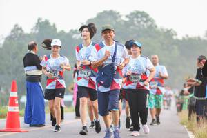 BIB: 6001, 6164
                            <button type="button" onclick="openModal(6352848)" class="btn btn-primary btn-sm float-right btn-popup" data-toggle="modal" data-target=".modal-high-quality">
                        <i class="fas fa-shopping-cart"></i> Add to Cart
                    </button>
                                            <button type="button" onclick="isThisMe(6352848, true)" class="btn btn-success btn-sm float-right btn-popup btn-isme hidden" data-toggle="tooltip" data-placement="bottom" title="นี่คือรูปของคุณใช่ไหม คลิกที่นี่เพื่อเอาเข้าอัลบั้ม">
                        <i class="fas fa-plus"></i> Add to album
                    </button>
                    <button type="button" onclick="isThisMe(6352848, false)" class="btn btn-warning btn-sm float-right btn-popup btn-isnotme hidden">
                        <i class="fas fa-ban"></i> Remove from album
                    </button>