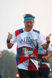 BIB: 2103, 128
                            <button type="button" onclick="openModal(6346794)" class="btn btn-primary btn-sm float-right btn-popup" data-toggle="modal" data-target=".modal-high-quality">
                        <i class="fas fa-shopping-cart"></i> Add to Cart
                    </button>
                                            <button type="button" onclick="isThisMe(6346794, true)" class="btn btn-success btn-sm float-right btn-popup btn-isme hidden" data-toggle="tooltip" data-placement="bottom" title="นี่คือรูปของคุณใช่ไหม คลิกที่นี่เพื่อเอาเข้าอัลบั้ม">
                        <i class="fas fa-plus"></i> Add to album
                    </button>
                    <button type="button" onclick="isThisMe(6346794, false)" class="btn btn-warning btn-sm float-right btn-popup btn-isnotme hidden">
                        <i class="fas fa-ban"></i> Remove from album
                    </button>