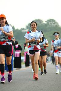 BIB: 6592, 6625, 085
                            <button type="button" onclick="openModal(6352023)" class="btn btn-primary btn-sm float-right btn-popup" data-toggle="modal" data-target=".modal-high-quality">
                        <i class="fas fa-shopping-cart"></i> Add to Cart
                    </button>
                                            <button type="button" onclick="isThisMe(6352023, true)" class="btn btn-success btn-sm float-right btn-popup btn-isme hidden" data-toggle="tooltip" data-placement="bottom" title="นี่คือรูปของคุณใช่ไหม คลิกที่นี่เพื่อเอาเข้าอัลบั้ม">
                        <i class="fas fa-plus"></i> Add to album
                    </button>
                    <button type="button" onclick="isThisMe(6352023, false)" class="btn btn-warning btn-sm float-right btn-popup btn-isnotme hidden">
                        <i class="fas fa-ban"></i> Remove from album
                    </button>