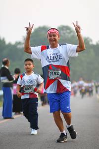 BIB: 7152, 6971
                            <button type="button" onclick="openModal(6352987)" class="btn btn-primary btn-sm float-right btn-popup" data-toggle="modal" data-target=".modal-high-quality">
                        <i class="fas fa-shopping-cart"></i> Add to Cart
                    </button>
                                            <button type="button" onclick="isThisMe(6352987, true)" class="btn btn-success btn-sm float-right btn-popup btn-isme hidden" data-toggle="tooltip" data-placement="bottom" title="นี่คือรูปของคุณใช่ไหม คลิกที่นี่เพื่อเอาเข้าอัลบั้ม">
                        <i class="fas fa-plus"></i> Add to album
                    </button>
                    <button type="button" onclick="isThisMe(6352987, false)" class="btn btn-warning btn-sm float-right btn-popup btn-isnotme hidden">
                        <i class="fas fa-ban"></i> Remove from album
                    </button>