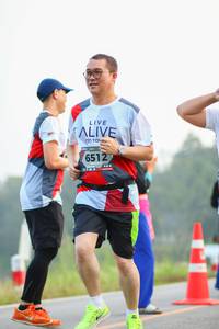 BIB: 6512
                            <button type="button" onclick="openModal(6352423)" class="btn btn-primary btn-sm float-right btn-popup" data-toggle="modal" data-target=".modal-high-quality">
                        <i class="fas fa-shopping-cart"></i> Add to Cart
                    </button>
                                            <button type="button" onclick="isThisMe(6352423, true)" class="btn btn-success btn-sm float-right btn-popup btn-isme hidden" data-toggle="tooltip" data-placement="bottom" title="นี่คือรูปของคุณใช่ไหม คลิกที่นี่เพื่อเอาเข้าอัลบั้ม">
                        <i class="fas fa-plus"></i> Add to album
                    </button>
                    <button type="button" onclick="isThisMe(6352423, false)" class="btn btn-warning btn-sm float-right btn-popup btn-isnotme hidden">
                        <i class="fas fa-ban"></i> Remove from album
                    </button>