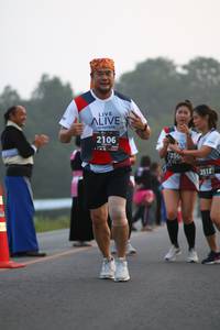 BIB: 2106, 2512
                            <button type="button" onclick="openModal(6346521)" class="btn btn-primary btn-sm float-right btn-popup" data-toggle="modal" data-target=".modal-high-quality">
                        <i class="fas fa-shopping-cart"></i> Add to Cart
                    </button>
                                            <button type="button" onclick="isThisMe(6346521, true)" class="btn btn-success btn-sm float-right btn-popup btn-isme hidden" data-toggle="tooltip" data-placement="bottom" title="นี่คือรูปของคุณใช่ไหม คลิกที่นี่เพื่อเอาเข้าอัลบั้ม">
                        <i class="fas fa-plus"></i> Add to album
                    </button>
                    <button type="button" onclick="isThisMe(6346521, false)" class="btn btn-warning btn-sm float-right btn-popup btn-isnotme hidden">
                        <i class="fas fa-ban"></i> Remove from album
                    </button>