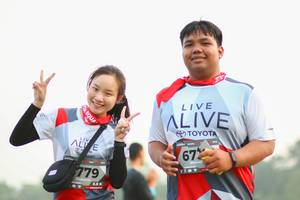 BIB: 779
                            <button type="button" onclick="openModal(6352810)" class="btn btn-primary btn-sm float-right btn-popup" data-toggle="modal" data-target=".modal-high-quality">
                        <i class="fas fa-shopping-cart"></i> Add to Cart
                    </button>
                                            <button type="button" onclick="isThisMe(6352810, true)" class="btn btn-success btn-sm float-right btn-popup btn-isme hidden" data-toggle="tooltip" data-placement="bottom" title="นี่คือรูปของคุณใช่ไหม คลิกที่นี่เพื่อเอาเข้าอัลบั้ม">
                        <i class="fas fa-plus"></i> Add to album
                    </button>
                    <button type="button" onclick="isThisMe(6352810, false)" class="btn btn-warning btn-sm float-right btn-popup btn-isnotme hidden">
                        <i class="fas fa-ban"></i> Remove from album
                    </button>