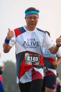 BIB: 2103, 128
                            <button type="button" onclick="openModal(6346799)" class="btn btn-primary btn-sm float-right btn-popup" data-toggle="modal" data-target=".modal-high-quality">
                        <i class="fas fa-shopping-cart"></i> Add to Cart
                    </button>
                                            <button type="button" onclick="isThisMe(6346799, true)" class="btn btn-success btn-sm float-right btn-popup btn-isme hidden" data-toggle="tooltip" data-placement="bottom" title="นี่คือรูปของคุณใช่ไหม คลิกที่นี่เพื่อเอาเข้าอัลบั้ม">
                        <i class="fas fa-plus"></i> Add to album
                    </button>
                    <button type="button" onclick="isThisMe(6346799, false)" class="btn btn-warning btn-sm float-right btn-popup btn-isnotme hidden">
                        <i class="fas fa-ban"></i> Remove from album
                    </button>