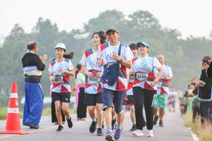 BIB: 6164, 6001, 027
                            <button type="button" onclick="openModal(6352844)" class="btn btn-primary btn-sm float-right btn-popup" data-toggle="modal" data-target=".modal-high-quality">
                        <i class="fas fa-shopping-cart"></i> Add to Cart
                    </button>
                                            <button type="button" onclick="isThisMe(6352844, true)" class="btn btn-success btn-sm float-right btn-popup btn-isme hidden" data-toggle="tooltip" data-placement="bottom" title="นี่คือรูปของคุณใช่ไหม คลิกที่นี่เพื่อเอาเข้าอัลบั้ม">
                        <i class="fas fa-plus"></i> Add to album
                    </button>
                    <button type="button" onclick="isThisMe(6352844, false)" class="btn btn-warning btn-sm float-right btn-popup btn-isnotme hidden">
                        <i class="fas fa-ban"></i> Remove from album
                    </button>