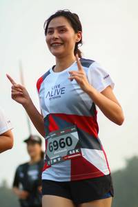 BIB: 6960
                            <button type="button" onclick="openModal(6349740)" class="btn btn-primary btn-sm float-right btn-popup" data-toggle="modal" data-target=".modal-high-quality">
                        <i class="fas fa-shopping-cart"></i> Add to Cart
                    </button>
                                            <button type="button" onclick="isThisMe(6349740, true)" class="btn btn-success btn-sm float-right btn-popup btn-isme hidden" data-toggle="tooltip" data-placement="bottom" title="นี่คือรูปของคุณใช่ไหม คลิกที่นี่เพื่อเอาเข้าอัลบั้ม">
                        <i class="fas fa-plus"></i> Add to album
                    </button>
                    <button type="button" onclick="isThisMe(6349740, false)" class="btn btn-warning btn-sm float-right btn-popup btn-isnotme hidden">
                        <i class="fas fa-ban"></i> Remove from album
                    </button>