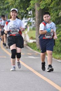 BIB: 6528, 6458
                            <button type="button" onclick="openModal(6340890)" class="btn btn-primary btn-sm float-right btn-popup" data-toggle="modal" data-target=".modal-high-quality">
                        <i class="fas fa-shopping-cart"></i> Add to Cart
                    </button>
                                            <button type="button" onclick="isThisMe(6340890, true)" class="btn btn-success btn-sm float-right btn-popup btn-isme hidden" data-toggle="tooltip" data-placement="bottom" title="นี่คือรูปของคุณใช่ไหม คลิกที่นี่เพื่อเอาเข้าอัลบั้ม">
                        <i class="fas fa-plus"></i> Add to album
                    </button>
                    <button type="button" onclick="isThisMe(6340890, false)" class="btn btn-warning btn-sm float-right btn-popup btn-isnotme hidden">
                        <i class="fas fa-ban"></i> Remove from album
                    </button>