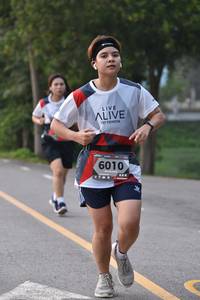 BIB: 6010
                            <button type="button" onclick="openModal(6339915)" class="btn btn-primary btn-sm float-right btn-popup" data-toggle="modal" data-target=".modal-high-quality">
                        <i class="fas fa-shopping-cart"></i> Add to Cart
                    </button>
                                            <button type="button" onclick="isThisMe(6339915, true)" class="btn btn-success btn-sm float-right btn-popup btn-isme hidden" data-toggle="tooltip" data-placement="bottom" title="นี่คือรูปของคุณใช่ไหม คลิกที่นี่เพื่อเอาเข้าอัลบั้ม">
                        <i class="fas fa-plus"></i> Add to album
                    </button>
                    <button type="button" onclick="isThisMe(6339915, false)" class="btn btn-warning btn-sm float-right btn-popup btn-isnotme hidden">
                        <i class="fas fa-ban"></i> Remove from album
                    </button>