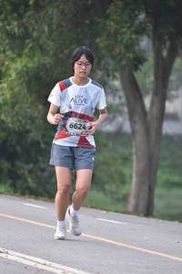 BIB: 6624
                            <button type="button" onclick="openModal(6339705)" class="btn btn-primary btn-sm float-right btn-popup" data-toggle="modal" data-target=".modal-high-quality">
                        <i class="fas fa-shopping-cart"></i> Add to Cart
                    </button>
                                            <button type="button" onclick="isThisMe(6339705, true)" class="btn btn-success btn-sm float-right btn-popup btn-isme hidden" data-toggle="tooltip" data-placement="bottom" title="นี่คือรูปของคุณใช่ไหม คลิกที่นี่เพื่อเอาเข้าอัลบั้ม">
                        <i class="fas fa-plus"></i> Add to album
                    </button>
                    <button type="button" onclick="isThisMe(6339705, false)" class="btn btn-warning btn-sm float-right btn-popup btn-isnotme hidden">
                        <i class="fas fa-ban"></i> Remove from album
                    </button>