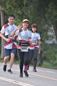 BIB: 6401, 6198, 6938
                            <button type="button" onclick="openModal(6339755)" class="btn btn-primary btn-sm float-right btn-popup" data-toggle="modal" data-target=".modal-high-quality">
                        <i class="fas fa-shopping-cart"></i> Add to Cart
                    </button>
                                            <button type="button" onclick="isThisMe(6339755, true)" class="btn btn-success btn-sm float-right btn-popup btn-isme hidden" data-toggle="tooltip" data-placement="bottom" title="นี่คือรูปของคุณใช่ไหม คลิกที่นี่เพื่อเอาเข้าอัลบั้ม">
                        <i class="fas fa-plus"></i> Add to album
                    </button>
                    <button type="button" onclick="isThisMe(6339755, false)" class="btn btn-warning btn-sm float-right btn-popup btn-isnotme hidden">
                        <i class="fas fa-ban"></i> Remove from album
                    </button>