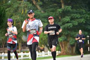 BIB: 2710, 2498, 031
                            <button type="button" onclick="openModal(6339233)" class="btn btn-primary btn-sm float-right btn-popup" data-toggle="modal" data-target=".modal-high-quality">
                        <i class="fas fa-shopping-cart"></i> Add to Cart
                    </button>
                                            <button type="button" onclick="isThisMe(6339233, true)" class="btn btn-success btn-sm float-right btn-popup btn-isme hidden" data-toggle="tooltip" data-placement="bottom" title="นี่คือรูปของคุณใช่ไหม คลิกที่นี่เพื่อเอาเข้าอัลบั้ม">
                        <i class="fas fa-plus"></i> Add to album
                    </button>
                    <button type="button" onclick="isThisMe(6339233, false)" class="btn btn-warning btn-sm float-right btn-popup btn-isnotme hidden">
                        <i class="fas fa-ban"></i> Remove from album
                    </button>