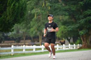 BIB: 240, 
                            <button type="button" onclick="openModal(6338528)" class="btn btn-primary btn-sm float-right btn-popup" data-toggle="modal" data-target=".modal-high-quality">
                        <i class="fas fa-shopping-cart"></i> Add to Cart
                    </button>
                                            <button type="button" onclick="isThisMe(6338528, true)" class="btn btn-success btn-sm float-right btn-popup btn-isme hidden" data-toggle="tooltip" data-placement="bottom" title="นี่คือรูปของคุณใช่ไหม คลิกที่นี่เพื่อเอาเข้าอัลบั้ม">
                        <i class="fas fa-plus"></i> Add to album
                    </button>
                    <button type="button" onclick="isThisMe(6338528, false)" class="btn btn-warning btn-sm float-right btn-popup btn-isnotme hidden">
                        <i class="fas fa-ban"></i> Remove from album
                    </button>