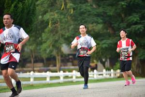 BIB: 2415, 2416, 2174
                            <button type="button" onclick="openModal(6338989)" class="btn btn-primary btn-sm float-right btn-popup" data-toggle="modal" data-target=".modal-high-quality">
                        <i class="fas fa-shopping-cart"></i> Add to Cart
                    </button>
                                            <button type="button" onclick="isThisMe(6338989, true)" class="btn btn-success btn-sm float-right btn-popup btn-isme hidden" data-toggle="tooltip" data-placement="bottom" title="นี่คือรูปของคุณใช่ไหม คลิกที่นี่เพื่อเอาเข้าอัลบั้ม">
                        <i class="fas fa-plus"></i> Add to album
                    </button>
                    <button type="button" onclick="isThisMe(6338989, false)" class="btn btn-warning btn-sm float-right btn-popup btn-isnotme hidden">
                        <i class="fas fa-ban"></i> Remove from album
                    </button>