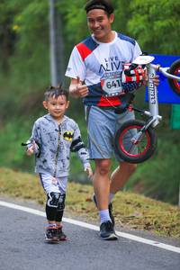 BIB: 641
                            <button type="button" onclick="openModal(6367851)" class="btn btn-primary btn-sm float-right btn-popup" data-toggle="modal" data-target=".modal-high-quality">
                        <i class="fas fa-shopping-cart"></i> Add to Cart
                    </button>
                                            <button type="button" onclick="isThisMe(6367851, true)" class="btn btn-success btn-sm float-right btn-popup btn-isme hidden" data-toggle="tooltip" data-placement="bottom" title="นี่คือรูปของคุณใช่ไหม คลิกที่นี่เพื่อเอาเข้าอัลบั้ม">
                        <i class="fas fa-plus"></i> Add to album
                    </button>
                    <button type="button" onclick="isThisMe(6367851, false)" class="btn btn-warning btn-sm float-right btn-popup btn-isnotme hidden">
                        <i class="fas fa-ban"></i> Remove from album
                    </button>