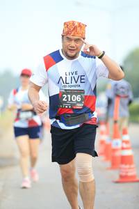 BIB: 2106, 123
                            <button type="button" onclick="openModal(6344346)" class="btn btn-primary btn-sm float-right btn-popup" data-toggle="modal" data-target=".modal-high-quality">
                        <i class="fas fa-shopping-cart"></i> Add to Cart
                    </button>
                                            <button type="button" onclick="isThisMe(6344346, true)" class="btn btn-success btn-sm float-right btn-popup btn-isme hidden" data-toggle="tooltip" data-placement="bottom" title="นี่คือรูปของคุณใช่ไหม คลิกที่นี่เพื่อเอาเข้าอัลบั้ม">
                        <i class="fas fa-plus"></i> Add to album
                    </button>
                    <button type="button" onclick="isThisMe(6344346, false)" class="btn btn-warning btn-sm float-right btn-popup btn-isnotme hidden">
                        <i class="fas fa-ban"></i> Remove from album
                    </button>