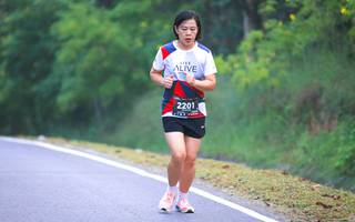 BIB: 2201
                            <button type="button" onclick="openModal(6370826)" class="btn btn-primary btn-sm float-right btn-popup" data-toggle="modal" data-target=".modal-high-quality">
                        <i class="fas fa-shopping-cart"></i> Add to Cart
                    </button>
                                            <button type="button" onclick="isThisMe(6370826, true)" class="btn btn-success btn-sm float-right btn-popup btn-isme hidden" data-toggle="tooltip" data-placement="bottom" title="นี่คือรูปของคุณใช่ไหม คลิกที่นี่เพื่อเอาเข้าอัลบั้ม">
                        <i class="fas fa-plus"></i> Add to album
                    </button>
                    <button type="button" onclick="isThisMe(6370826, false)" class="btn btn-warning btn-sm float-right btn-popup btn-isnotme hidden">
                        <i class="fas fa-ban"></i> Remove from album
                    </button>