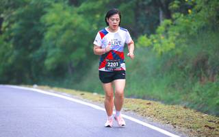 BIB: 2201
                            <button type="button" onclick="openModal(6370829)" class="btn btn-primary btn-sm float-right btn-popup" data-toggle="modal" data-target=".modal-high-quality">
                        <i class="fas fa-shopping-cart"></i> Add to Cart
                    </button>
                                            <button type="button" onclick="isThisMe(6370829, true)" class="btn btn-success btn-sm float-right btn-popup btn-isme hidden" data-toggle="tooltip" data-placement="bottom" title="นี่คือรูปของคุณใช่ไหม คลิกที่นี่เพื่อเอาเข้าอัลบั้ม">
                        <i class="fas fa-plus"></i> Add to album
                    </button>
                    <button type="button" onclick="isThisMe(6370829, false)" class="btn btn-warning btn-sm float-right btn-popup btn-isnotme hidden">
                        <i class="fas fa-ban"></i> Remove from album
                    </button>