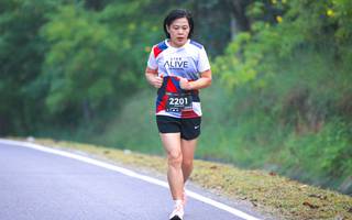 BIB: 2201
                            <button type="button" onclick="openModal(6370831)" class="btn btn-primary btn-sm float-right btn-popup" data-toggle="modal" data-target=".modal-high-quality">
                        <i class="fas fa-shopping-cart"></i> Add to Cart
                    </button>
                                            <button type="button" onclick="isThisMe(6370831, true)" class="btn btn-success btn-sm float-right btn-popup btn-isme hidden" data-toggle="tooltip" data-placement="bottom" title="นี่คือรูปของคุณใช่ไหม คลิกที่นี่เพื่อเอาเข้าอัลบั้ม">
                        <i class="fas fa-plus"></i> Add to album
                    </button>
                    <button type="button" onclick="isThisMe(6370831, false)" class="btn btn-warning btn-sm float-right btn-popup btn-isnotme hidden">
                        <i class="fas fa-ban"></i> Remove from album
                    </button>