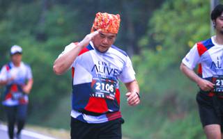 BIB: 2106
                            <button type="button" onclick="openModal(6370787)" class="btn btn-primary btn-sm float-right btn-popup" data-toggle="modal" data-target=".modal-high-quality">
                        <i class="fas fa-shopping-cart"></i> Add to Cart
                    </button>
                                            <button type="button" onclick="isThisMe(6370787, true)" class="btn btn-success btn-sm float-right btn-popup btn-isme hidden" data-toggle="tooltip" data-placement="bottom" title="นี่คือรูปของคุณใช่ไหม คลิกที่นี่เพื่อเอาเข้าอัลบั้ม">
                        <i class="fas fa-plus"></i> Add to album
                    </button>
                    <button type="button" onclick="isThisMe(6370787, false)" class="btn btn-warning btn-sm float-right btn-popup btn-isnotme hidden">
                        <i class="fas fa-ban"></i> Remove from album
                    </button>