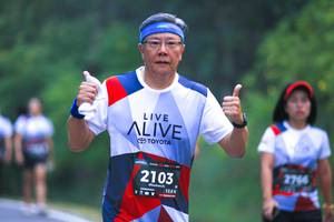 BIB: 2766, 2103, 128
                            <button type="button" onclick="openModal(6370361)" class="btn btn-primary btn-sm float-right btn-popup" data-toggle="modal" data-target=".modal-high-quality">
                        <i class="fas fa-shopping-cart"></i> Add to Cart
                    </button>
                                            <button type="button" onclick="isThisMe(6370361, true)" class="btn btn-success btn-sm float-right btn-popup btn-isme hidden" data-toggle="tooltip" data-placement="bottom" title="นี่คือรูปของคุณใช่ไหม คลิกที่นี่เพื่อเอาเข้าอัลบั้ม">
                        <i class="fas fa-plus"></i> Add to album
                    </button>
                    <button type="button" onclick="isThisMe(6370361, false)" class="btn btn-warning btn-sm float-right btn-popup btn-isnotme hidden">
                        <i class="fas fa-ban"></i> Remove from album
                    </button>