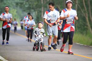 BIB: 6413, 6254
                            <button type="button" onclick="openModal(6356639)" class="btn btn-primary btn-sm float-right btn-popup" data-toggle="modal" data-target=".modal-high-quality">
                        <i class="fas fa-shopping-cart"></i> Add to Cart
                    </button>
                                            <button type="button" onclick="isThisMe(6356639, true)" class="btn btn-success btn-sm float-right btn-popup btn-isme hidden" data-toggle="tooltip" data-placement="bottom" title="นี่คือรูปของคุณใช่ไหม คลิกที่นี่เพื่อเอาเข้าอัลบั้ม">
                        <i class="fas fa-plus"></i> Add to album
                    </button>
                    <button type="button" onclick="isThisMe(6356639, false)" class="btn btn-warning btn-sm float-right btn-popup btn-isnotme hidden">
                        <i class="fas fa-ban"></i> Remove from album
                    </button>