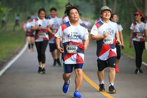 BIB: 6004, 6500, 
                            <button type="button" onclick="openModal(6357073)" class="btn btn-primary btn-sm float-right btn-popup" data-toggle="modal" data-target=".modal-high-quality">
                        <i class="fas fa-shopping-cart"></i> Add to Cart
                    </button>
                                            <button type="button" onclick="isThisMe(6357073, true)" class="btn btn-success btn-sm float-right btn-popup btn-isme hidden" data-toggle="tooltip" data-placement="bottom" title="นี่คือรูปของคุณใช่ไหม คลิกที่นี่เพื่อเอาเข้าอัลบั้ม">
                        <i class="fas fa-plus"></i> Add to album
                    </button>
                    <button type="button" onclick="isThisMe(6357073, false)" class="btn btn-warning btn-sm float-right btn-popup btn-isnotme hidden">
                        <i class="fas fa-ban"></i> Remove from album
                    </button>