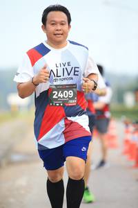 BIB: 2409, 128
                            <button type="button" onclick="openModal(6343459)" class="btn btn-primary btn-sm float-right btn-popup" data-toggle="modal" data-target=".modal-high-quality">
                        <i class="fas fa-shopping-cart"></i> Add to Cart
                    </button>
                                            <button type="button" onclick="isThisMe(6343459, true)" class="btn btn-success btn-sm float-right btn-popup btn-isme hidden" data-toggle="tooltip" data-placement="bottom" title="นี่คือรูปของคุณใช่ไหม คลิกที่นี่เพื่อเอาเข้าอัลบั้ม">
                        <i class="fas fa-plus"></i> Add to album
                    </button>
                    <button type="button" onclick="isThisMe(6343459, false)" class="btn btn-warning btn-sm float-right btn-popup btn-isnotme hidden">
                        <i class="fas fa-ban"></i> Remove from album
                    </button>