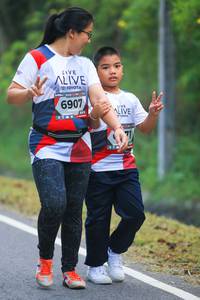 BIB: 6907
                            <button type="button" onclick="openModal(6368773)" class="btn btn-primary btn-sm float-right btn-popup" data-toggle="modal" data-target=".modal-high-quality">
                        <i class="fas fa-shopping-cart"></i> Add to Cart
                    </button>
                                            <button type="button" onclick="isThisMe(6368773, true)" class="btn btn-success btn-sm float-right btn-popup btn-isme hidden" data-toggle="tooltip" data-placement="bottom" title="นี่คือรูปของคุณใช่ไหม คลิกที่นี่เพื่อเอาเข้าอัลบั้ม">
                        <i class="fas fa-plus"></i> Add to album
                    </button>
                    <button type="button" onclick="isThisMe(6368773, false)" class="btn btn-warning btn-sm float-right btn-popup btn-isnotme hidden">
                        <i class="fas fa-ban"></i> Remove from album
                    </button>