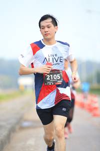 BIB: 2105, 128
                            <button type="button" onclick="openModal(6343617)" class="btn btn-primary btn-sm float-right btn-popup" data-toggle="modal" data-target=".modal-high-quality">
                        <i class="fas fa-shopping-cart"></i> Add to Cart
                    </button>
                                            <button type="button" onclick="isThisMe(6343617, true)" class="btn btn-success btn-sm float-right btn-popup btn-isme hidden" data-toggle="tooltip" data-placement="bottom" title="นี่คือรูปของคุณใช่ไหม คลิกที่นี่เพื่อเอาเข้าอัลบั้ม">
                        <i class="fas fa-plus"></i> Add to album
                    </button>
                    <button type="button" onclick="isThisMe(6343617, false)" class="btn btn-warning btn-sm float-right btn-popup btn-isnotme hidden">
                        <i class="fas fa-ban"></i> Remove from album
                    </button>