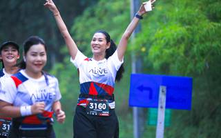 BIB: 3160
                            <button type="button" onclick="openModal(6370917)" class="btn btn-primary btn-sm float-right btn-popup" data-toggle="modal" data-target=".modal-high-quality">
                        <i class="fas fa-shopping-cart"></i> Add to Cart
                    </button>
                                            <button type="button" onclick="isThisMe(6370917, true)" class="btn btn-success btn-sm float-right btn-popup btn-isme hidden" data-toggle="tooltip" data-placement="bottom" title="นี่คือรูปของคุณใช่ไหม คลิกที่นี่เพื่อเอาเข้าอัลบั้ม">
                        <i class="fas fa-plus"></i> Add to album
                    </button>
                    <button type="button" onclick="isThisMe(6370917, false)" class="btn btn-warning btn-sm float-right btn-popup btn-isnotme hidden">
                        <i class="fas fa-ban"></i> Remove from album
                    </button>