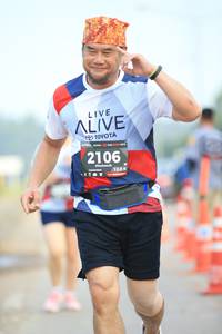 BIB: 2106, 128
                            <button type="button" onclick="openModal(6344348)" class="btn btn-primary btn-sm float-right btn-popup" data-toggle="modal" data-target=".modal-high-quality">
                        <i class="fas fa-shopping-cart"></i> Add to Cart
                    </button>
                                            <button type="button" onclick="isThisMe(6344348, true)" class="btn btn-success btn-sm float-right btn-popup btn-isme hidden" data-toggle="tooltip" data-placement="bottom" title="นี่คือรูปของคุณใช่ไหม คลิกที่นี่เพื่อเอาเข้าอัลบั้ม">
                        <i class="fas fa-plus"></i> Add to album
                    </button>
                    <button type="button" onclick="isThisMe(6344348, false)" class="btn btn-warning btn-sm float-right btn-popup btn-isnotme hidden">
                        <i class="fas fa-ban"></i> Remove from album
                    </button>