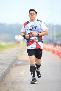 BIB: 3039
                            <button type="button" onclick="openModal(6343868)" class="btn btn-primary btn-sm float-right btn-popup" data-toggle="modal" data-target=".modal-high-quality">
                        <i class="fas fa-shopping-cart"></i> Add to Cart
                    </button>
                                            <button type="button" onclick="isThisMe(6343868, true)" class="btn btn-success btn-sm float-right btn-popup btn-isme hidden" data-toggle="tooltip" data-placement="bottom" title="นี่คือรูปของคุณใช่ไหม คลิกที่นี่เพื่อเอาเข้าอัลบั้ม">
                        <i class="fas fa-plus"></i> Add to album
                    </button>
                    <button type="button" onclick="isThisMe(6343868, false)" class="btn btn-warning btn-sm float-right btn-popup btn-isnotme hidden">
                        <i class="fas fa-ban"></i> Remove from album
                    </button>