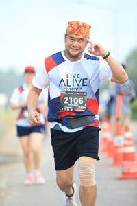 BIB: 2106, 128
                            <button type="button" onclick="openModal(6344344)" class="btn btn-primary btn-sm float-right btn-popup" data-toggle="modal" data-target=".modal-high-quality">
                        <i class="fas fa-shopping-cart"></i> Add to Cart
                    </button>
                                            <button type="button" onclick="isThisMe(6344344, true)" class="btn btn-success btn-sm float-right btn-popup btn-isme hidden" data-toggle="tooltip" data-placement="bottom" title="นี่คือรูปของคุณใช่ไหม คลิกที่นี่เพื่อเอาเข้าอัลบั้ม">
                        <i class="fas fa-plus"></i> Add to album
                    </button>
                    <button type="button" onclick="isThisMe(6344344, false)" class="btn btn-warning btn-sm float-right btn-popup btn-isnotme hidden">
                        <i class="fas fa-ban"></i> Remove from album
                    </button>