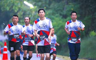 BIB: 2404, 3145, 6140, 2855, 356
                            <button type="button" onclick="openModal(6370814)" class="btn btn-primary btn-sm float-right btn-popup" data-toggle="modal" data-target=".modal-high-quality">
                        <i class="fas fa-shopping-cart"></i> Add to Cart
                    </button>
                                            <button type="button" onclick="isThisMe(6370814, true)" class="btn btn-success btn-sm float-right btn-popup btn-isme hidden" data-toggle="tooltip" data-placement="bottom" title="นี่คือรูปของคุณใช่ไหม คลิกที่นี่เพื่อเอาเข้าอัลบั้ม">
                        <i class="fas fa-plus"></i> Add to album
                    </button>
                    <button type="button" onclick="isThisMe(6370814, false)" class="btn btn-warning btn-sm float-right btn-popup btn-isnotme hidden">
                        <i class="fas fa-ban"></i> Remove from album
                    </button>