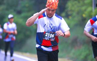 BIB: 2106
                            <button type="button" onclick="openModal(6370795)" class="btn btn-primary btn-sm float-right btn-popup" data-toggle="modal" data-target=".modal-high-quality">
                        <i class="fas fa-shopping-cart"></i> Add to Cart
                    </button>
                                            <button type="button" onclick="isThisMe(6370795, true)" class="btn btn-success btn-sm float-right btn-popup btn-isme hidden" data-toggle="tooltip" data-placement="bottom" title="นี่คือรูปของคุณใช่ไหม คลิกที่นี่เพื่อเอาเข้าอัลบั้ม">
                        <i class="fas fa-plus"></i> Add to album
                    </button>
                    <button type="button" onclick="isThisMe(6370795, false)" class="btn btn-warning btn-sm float-right btn-popup btn-isnotme hidden">
                        <i class="fas fa-ban"></i> Remove from album
                    </button>