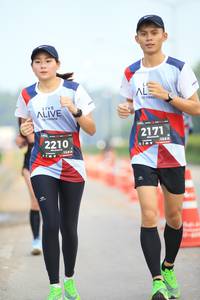 BIB: 2171, 2210, 128
                            <button type="button" onclick="openModal(6343840)" class="btn btn-primary btn-sm float-right btn-popup" data-toggle="modal" data-target=".modal-high-quality">
                        <i class="fas fa-shopping-cart"></i> Add to Cart
                    </button>
                                            <button type="button" onclick="isThisMe(6343840, true)" class="btn btn-success btn-sm float-right btn-popup btn-isme hidden" data-toggle="tooltip" data-placement="bottom" title="นี่คือรูปของคุณใช่ไหม คลิกที่นี่เพื่อเอาเข้าอัลบั้ม">
                        <i class="fas fa-plus"></i> Add to album
                    </button>
                    <button type="button" onclick="isThisMe(6343840, false)" class="btn btn-warning btn-sm float-right btn-popup btn-isnotme hidden">
                        <i class="fas fa-ban"></i> Remove from album
                    </button>