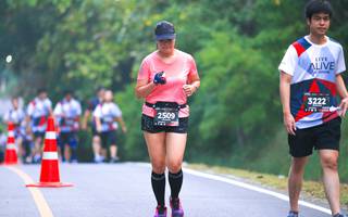 BIB: 3222, 2509
                            <button type="button" onclick="openModal(6370940)" class="btn btn-primary btn-sm float-right btn-popup" data-toggle="modal" data-target=".modal-high-quality">
                        <i class="fas fa-shopping-cart"></i> Add to Cart
                    </button>
                                            <button type="button" onclick="isThisMe(6370940, true)" class="btn btn-success btn-sm float-right btn-popup btn-isme hidden" data-toggle="tooltip" data-placement="bottom" title="นี่คือรูปของคุณใช่ไหม คลิกที่นี่เพื่อเอาเข้าอัลบั้ม">
                        <i class="fas fa-plus"></i> Add to album
                    </button>
                    <button type="button" onclick="isThisMe(6370940, false)" class="btn btn-warning btn-sm float-right btn-popup btn-isnotme hidden">
                        <i class="fas fa-ban"></i> Remove from album
                    </button>