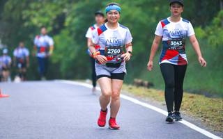 BIB: 3043, 2760
                            <button type="button" onclick="openModal(6370804)" class="btn btn-primary btn-sm float-right btn-popup" data-toggle="modal" data-target=".modal-high-quality">
                        <i class="fas fa-shopping-cart"></i> Add to Cart
                    </button>
                                            <button type="button" onclick="isThisMe(6370804, true)" class="btn btn-success btn-sm float-right btn-popup btn-isme hidden" data-toggle="tooltip" data-placement="bottom" title="นี่คือรูปของคุณใช่ไหม คลิกที่นี่เพื่อเอาเข้าอัลบั้ม">
                        <i class="fas fa-plus"></i> Add to album
                    </button>
                    <button type="button" onclick="isThisMe(6370804, false)" class="btn btn-warning btn-sm float-right btn-popup btn-isnotme hidden">
                        <i class="fas fa-ban"></i> Remove from album
                    </button>