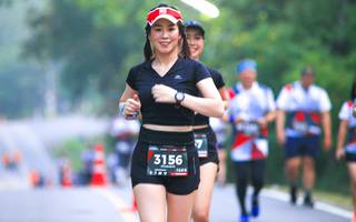 BIB: 3156, 124
                            <button type="button" onclick="openModal(6370899)" class="btn btn-primary btn-sm float-right btn-popup" data-toggle="modal" data-target=".modal-high-quality">
                        <i class="fas fa-shopping-cart"></i> Add to Cart
                    </button>
                                            <button type="button" onclick="isThisMe(6370899, true)" class="btn btn-success btn-sm float-right btn-popup btn-isme hidden" data-toggle="tooltip" data-placement="bottom" title="นี่คือรูปของคุณใช่ไหม คลิกที่นี่เพื่อเอาเข้าอัลบั้ม">
                        <i class="fas fa-plus"></i> Add to album
                    </button>
                    <button type="button" onclick="isThisMe(6370899, false)" class="btn btn-warning btn-sm float-right btn-popup btn-isnotme hidden">
                        <i class="fas fa-ban"></i> Remove from album
                    </button>