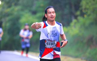 BIB: 6197
                            <button type="button" onclick="openModal(6370925)" class="btn btn-primary btn-sm float-right btn-popup" data-toggle="modal" data-target=".modal-high-quality">
                        <i class="fas fa-shopping-cart"></i> Add to Cart
                    </button>
                                            <button type="button" onclick="isThisMe(6370925, true)" class="btn btn-success btn-sm float-right btn-popup btn-isme hidden" data-toggle="tooltip" data-placement="bottom" title="นี่คือรูปของคุณใช่ไหม คลิกที่นี่เพื่อเอาเข้าอัลบั้ม">
                        <i class="fas fa-plus"></i> Add to album
                    </button>
                    <button type="button" onclick="isThisMe(6370925, false)" class="btn btn-warning btn-sm float-right btn-popup btn-isnotme hidden">
                        <i class="fas fa-ban"></i> Remove from album
                    </button>