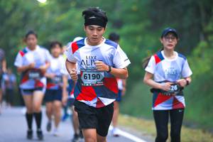 BIB: 6190
                            <button type="button" onclick="openModal(6370386)" class="btn btn-primary btn-sm float-right btn-popup" data-toggle="modal" data-target=".modal-high-quality">
                        <i class="fas fa-shopping-cart"></i> Add to Cart
                    </button>
                                            <button type="button" onclick="isThisMe(6370386, true)" class="btn btn-success btn-sm float-right btn-popup btn-isme hidden" data-toggle="tooltip" data-placement="bottom" title="นี่คือรูปของคุณใช่ไหม คลิกที่นี่เพื่อเอาเข้าอัลบั้ม">
                        <i class="fas fa-plus"></i> Add to album
                    </button>
                    <button type="button" onclick="isThisMe(6370386, false)" class="btn btn-warning btn-sm float-right btn-popup btn-isnotme hidden">
                        <i class="fas fa-ban"></i> Remove from album
                    </button>