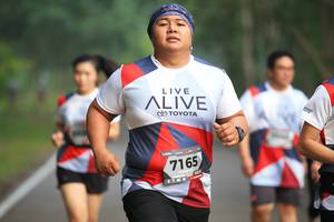 BIB: 7165
                            <button type="button" onclick="openModal(6357174)" class="btn btn-primary btn-sm float-right btn-popup" data-toggle="modal" data-target=".modal-high-quality">
                        <i class="fas fa-shopping-cart"></i> Add to Cart
                    </button>
                                            <button type="button" onclick="isThisMe(6357174, true)" class="btn btn-success btn-sm float-right btn-popup btn-isme hidden" data-toggle="tooltip" data-placement="bottom" title="นี่คือรูปของคุณใช่ไหม คลิกที่นี่เพื่อเอาเข้าอัลบั้ม">
                        <i class="fas fa-plus"></i> Add to album
                    </button>
                    <button type="button" onclick="isThisMe(6357174, false)" class="btn btn-warning btn-sm float-right btn-popup btn-isnotme hidden">
                        <i class="fas fa-ban"></i> Remove from album
                    </button>