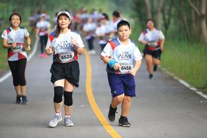 BIB: 640, 6528, 6458
                            <button type="button" onclick="openModal(6357709)" class="btn btn-primary btn-sm float-right btn-popup" data-toggle="modal" data-target=".modal-high-quality">
                        <i class="fas fa-shopping-cart"></i> Add to Cart
                    </button>
                                            <button type="button" onclick="isThisMe(6357709, true)" class="btn btn-success btn-sm float-right btn-popup btn-isme hidden" data-toggle="tooltip" data-placement="bottom" title="นี่คือรูปของคุณใช่ไหม คลิกที่นี่เพื่อเอาเข้าอัลบั้ม">
                        <i class="fas fa-plus"></i> Add to album
                    </button>
                    <button type="button" onclick="isThisMe(6357709, false)" class="btn btn-warning btn-sm float-right btn-popup btn-isnotme hidden">
                        <i class="fas fa-ban"></i> Remove from album
                    </button>