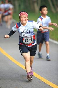 BIB: 6766
                            <button type="button" onclick="openModal(6358100)" class="btn btn-primary btn-sm float-right btn-popup" data-toggle="modal" data-target=".modal-high-quality">
                        <i class="fas fa-shopping-cart"></i> Add to Cart
                    </button>
                                            <button type="button" onclick="isThisMe(6358100, true)" class="btn btn-success btn-sm float-right btn-popup btn-isme hidden" data-toggle="tooltip" data-placement="bottom" title="นี่คือรูปของคุณใช่ไหม คลิกที่นี่เพื่อเอาเข้าอัลบั้ม">
                        <i class="fas fa-plus"></i> Add to album
                    </button>
                    <button type="button" onclick="isThisMe(6358100, false)" class="btn btn-warning btn-sm float-right btn-popup btn-isnotme hidden">
                        <i class="fas fa-ban"></i> Remove from album
                    </button>